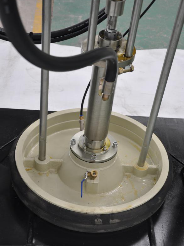 絶縁のガラス2つの部品の接着剤のコータの均一接着剤の出力完全なシール 2