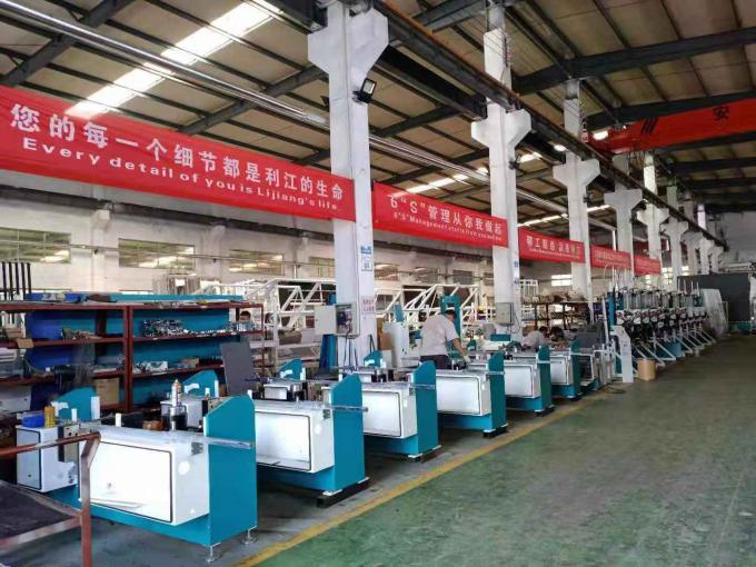 Aiシステムとロボットを満たし、押す縦の絶縁のガラス生産ラインガス 9