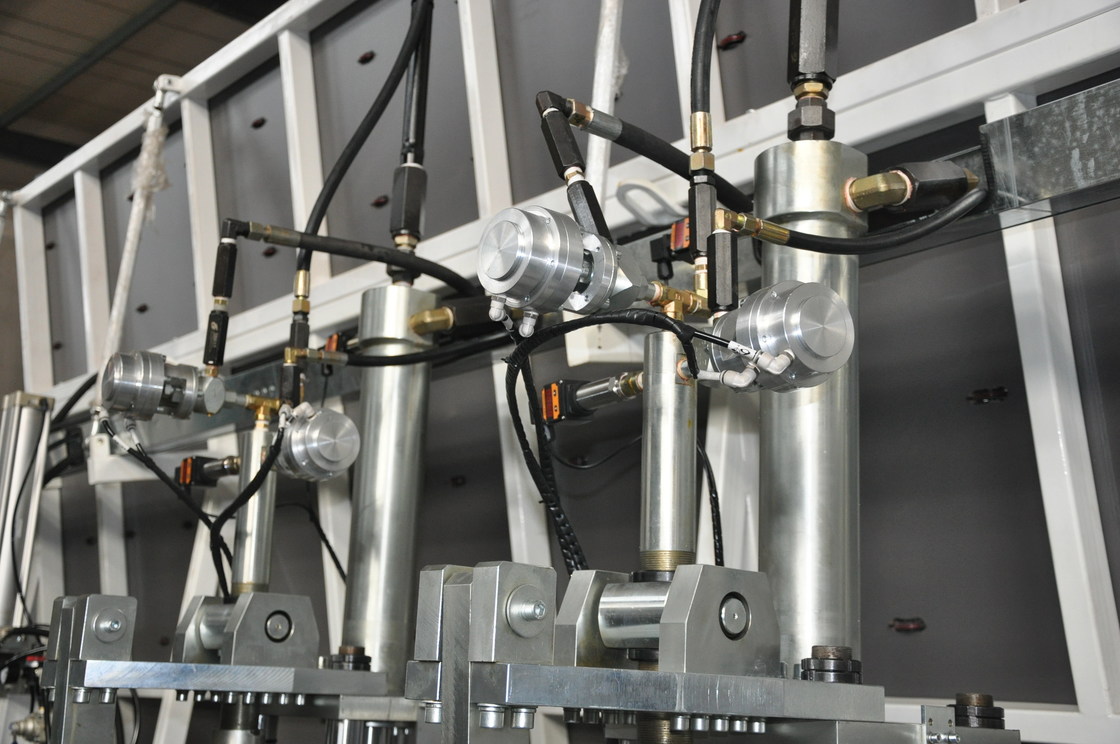 絶縁のガラス機械で使用されるガラスの処理を絶縁するための自動絶縁のガラス シリコーン ゴムの押出機