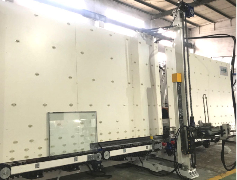 絶縁のガラス機械で使用されるガラスの処理を絶縁するための自動絶縁のガラス シリコーン ゴムの押出機