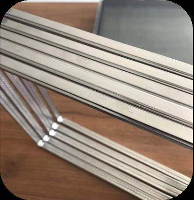 Adge暖かいTechnolgyのブチル アルミニウムSapcerおよび二重ガラスのためのAdge冷たいAlumunimのスペーサ