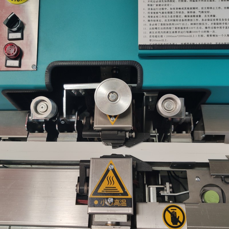 自動Desiccantのスペーサ棒および絶縁にガラスにアルミニウムにストリップの薄板になることのための分子Seiveの充填機