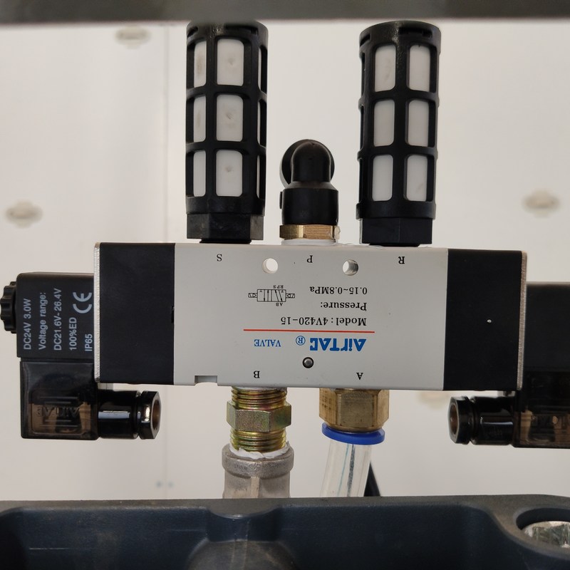CNCは高精細度のタッチ画面が付いているガラス空のガラス シーリング ロボット コータを絶縁した
