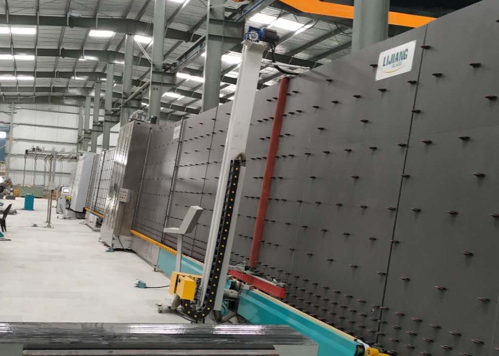 空ガラス絶縁のガラス二重ガラスの処理のための自動2500mm二重構成の密封のロボット機械