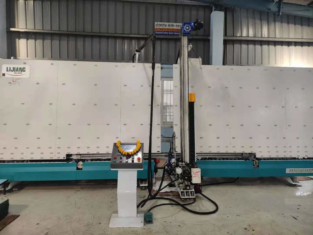 厚さ12-56 mmのシリコーンの絶縁のガラス シーリング ロボットのためのガラス シーリング機械