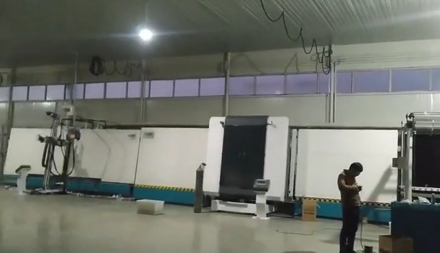 二重ガラスの絶縁のガラス生産ライン6.5m/minのガラス シーリング機械